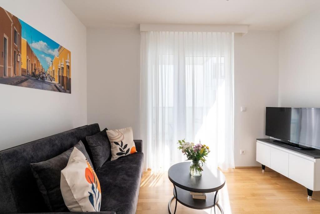 Sunny 1Br Home With Balcony By Hm Vídeň Exteriér fotografie