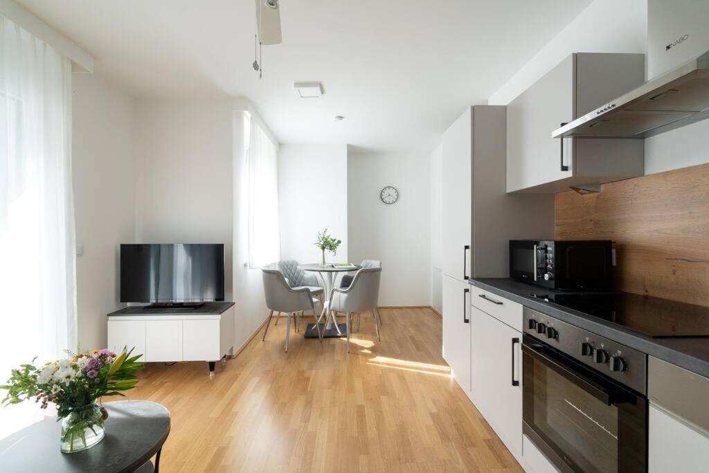 Sunny 1Br Home With Balcony By Hm Vídeň Exteriér fotografie